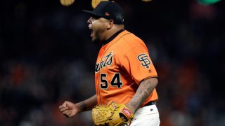 [CSNBY] Reyes Moronta saves Bumgarner, Giants with seventh-inning escape act