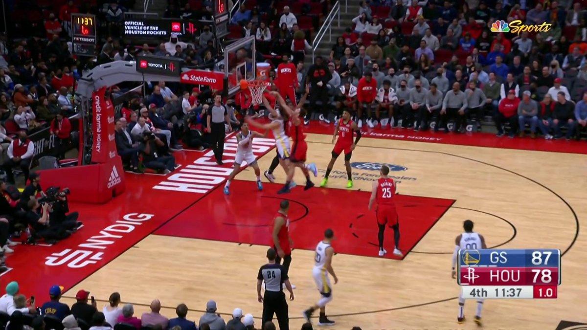 Klay Thompson makes incredible layup off top of backboard vs. Rockets