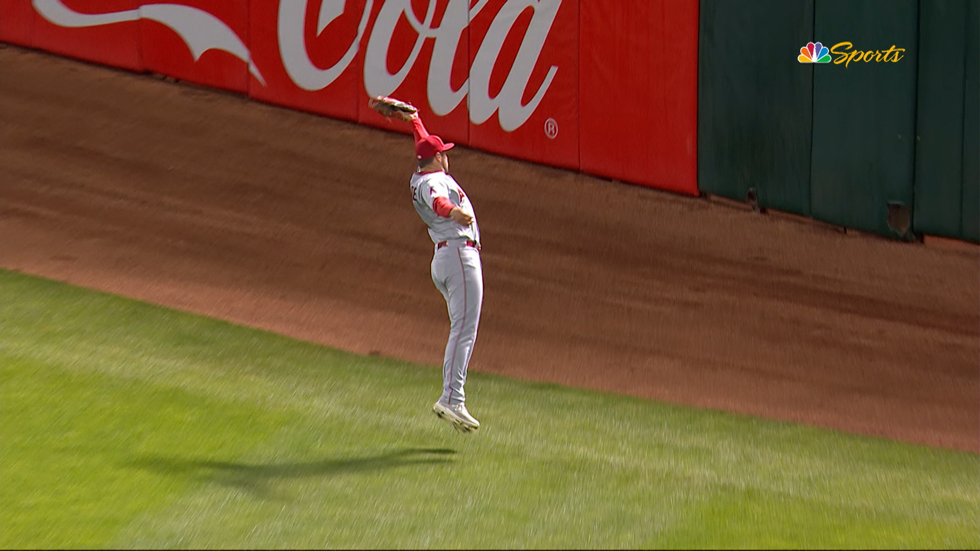 Hunter Renfroe's leaping catch, 06/24/2021