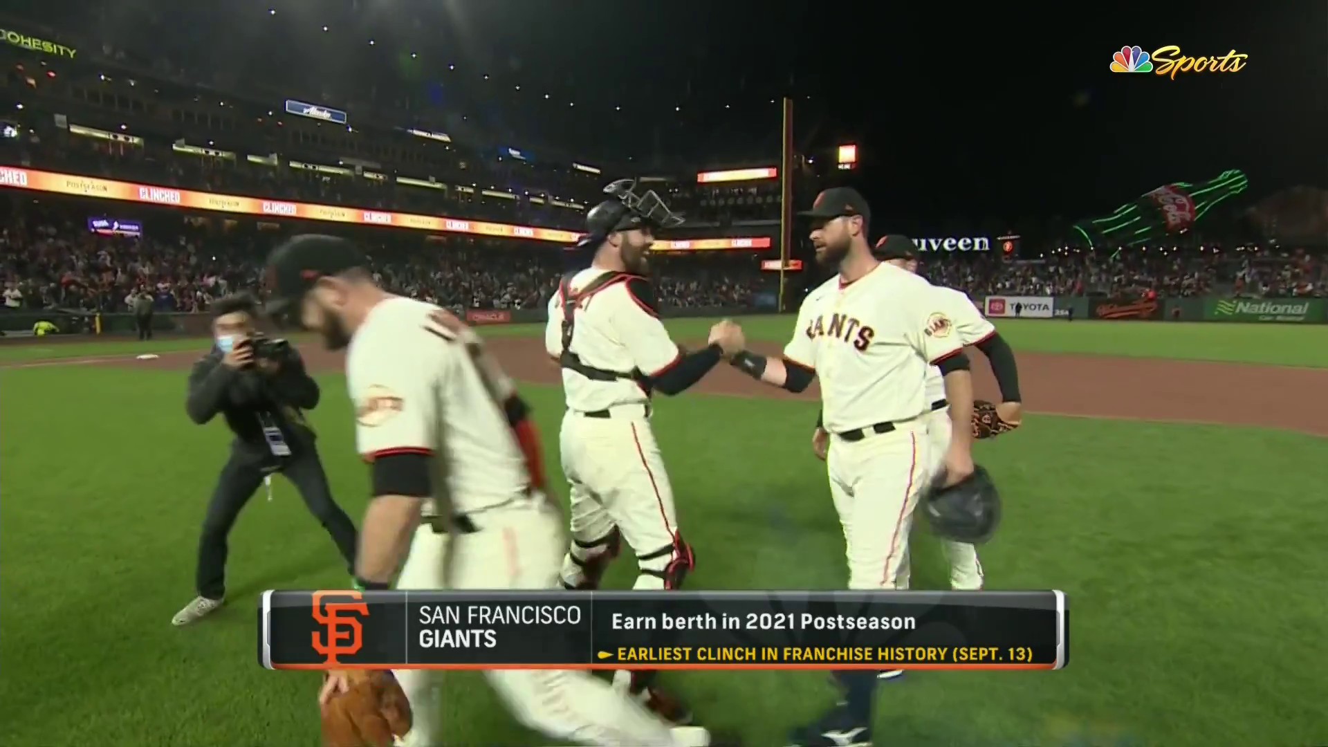 SF Giants clinch NL playoff spot with win over Padres