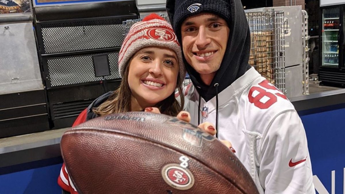 Jimmy Garoppolo connects with 49ers fan for souvenir from