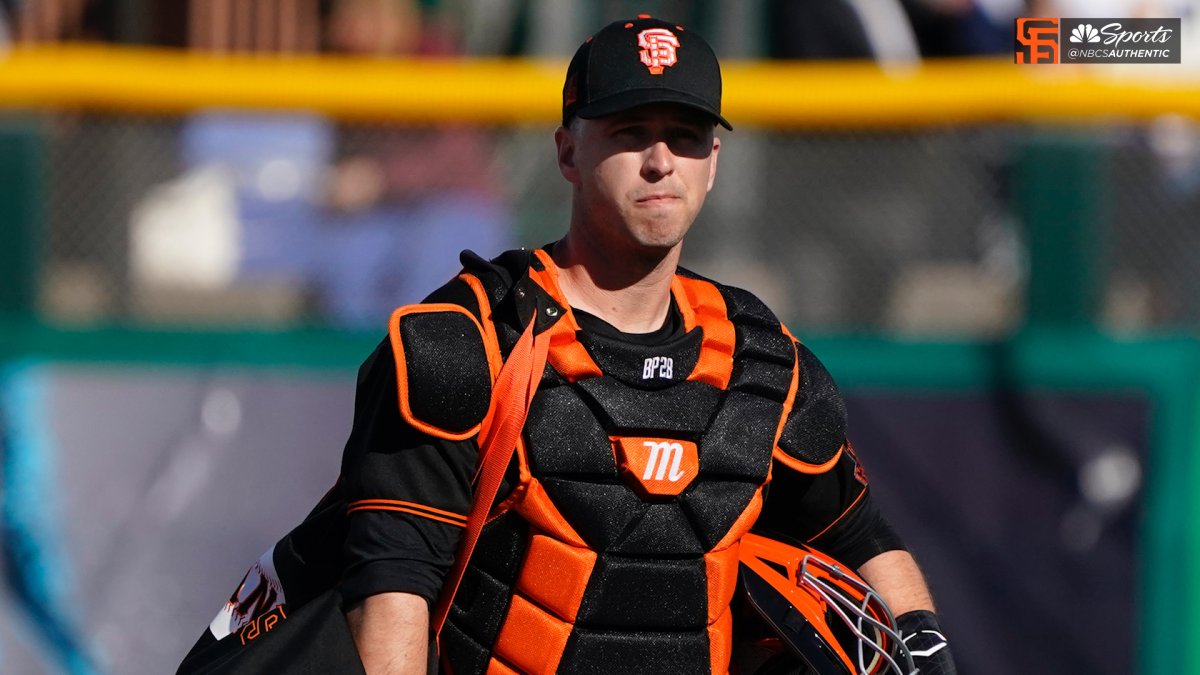 Giants' Buster Posey to sit out 2020 MLB season after adopting twins