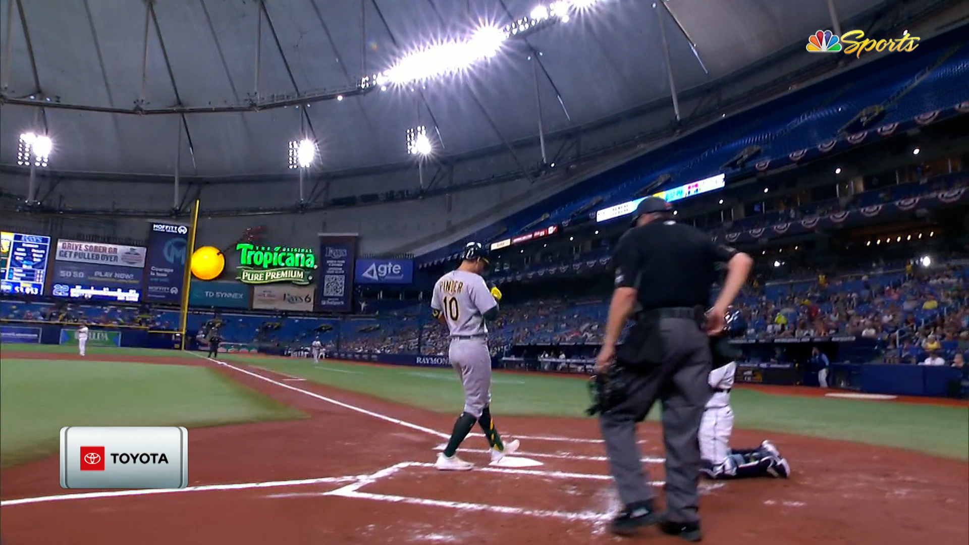 Rays hit 3 home runs to blow out A's and start 8-0