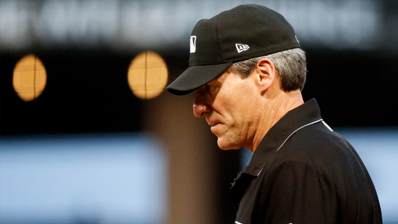 Angel Hernandez just won't stop making terrible calls