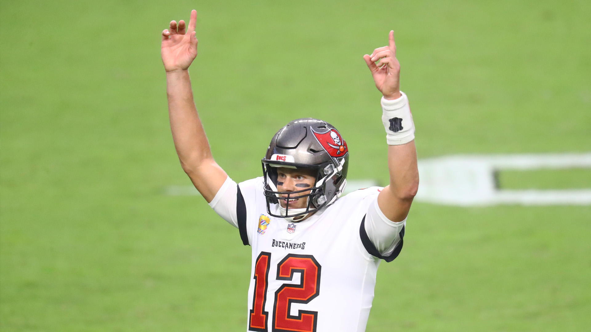 <p><strong>Line: </strong>Bucs -10.5</p>
<p>What did I just say about putting the NFC East in primetime? Good lord.</p>
<p>The Bucs look like the NFL's most complete team and they are only getting better. The Giants are good for a few laughs.</p>
<p>Daniel Jones is too loose with the ball for this to be close.</p>
<p><strong>Pick: </strong>Bucs 34, Giants 17</p>