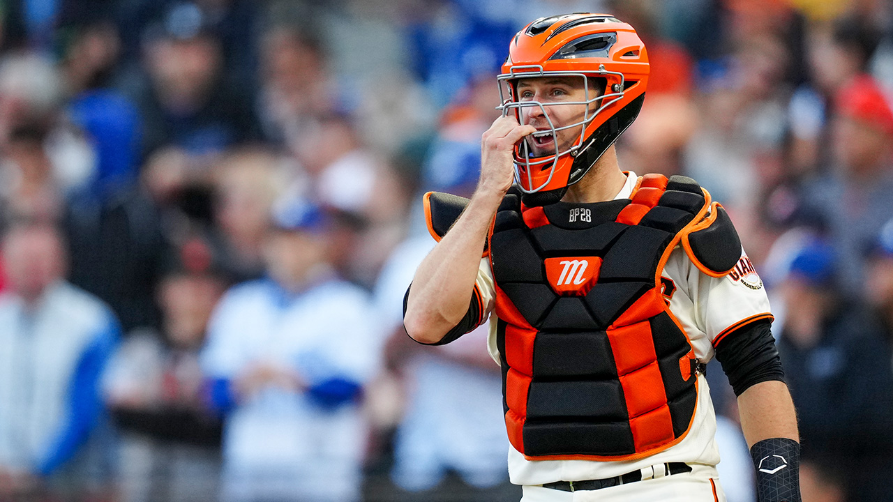 SF Giants' Buster Posey removed from game against Mets