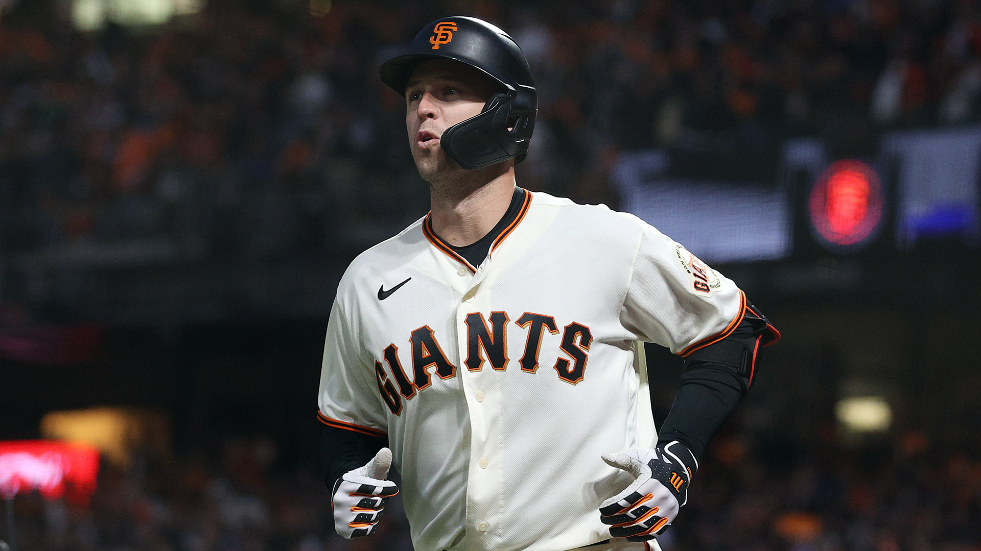 Buster Posey honored by Giants