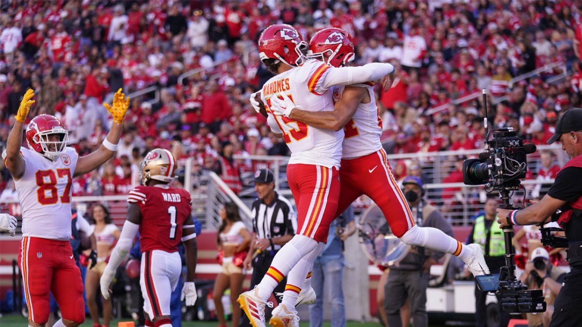 The Chiefs' Defense Was Historically Awful. Now It's Bailing Them