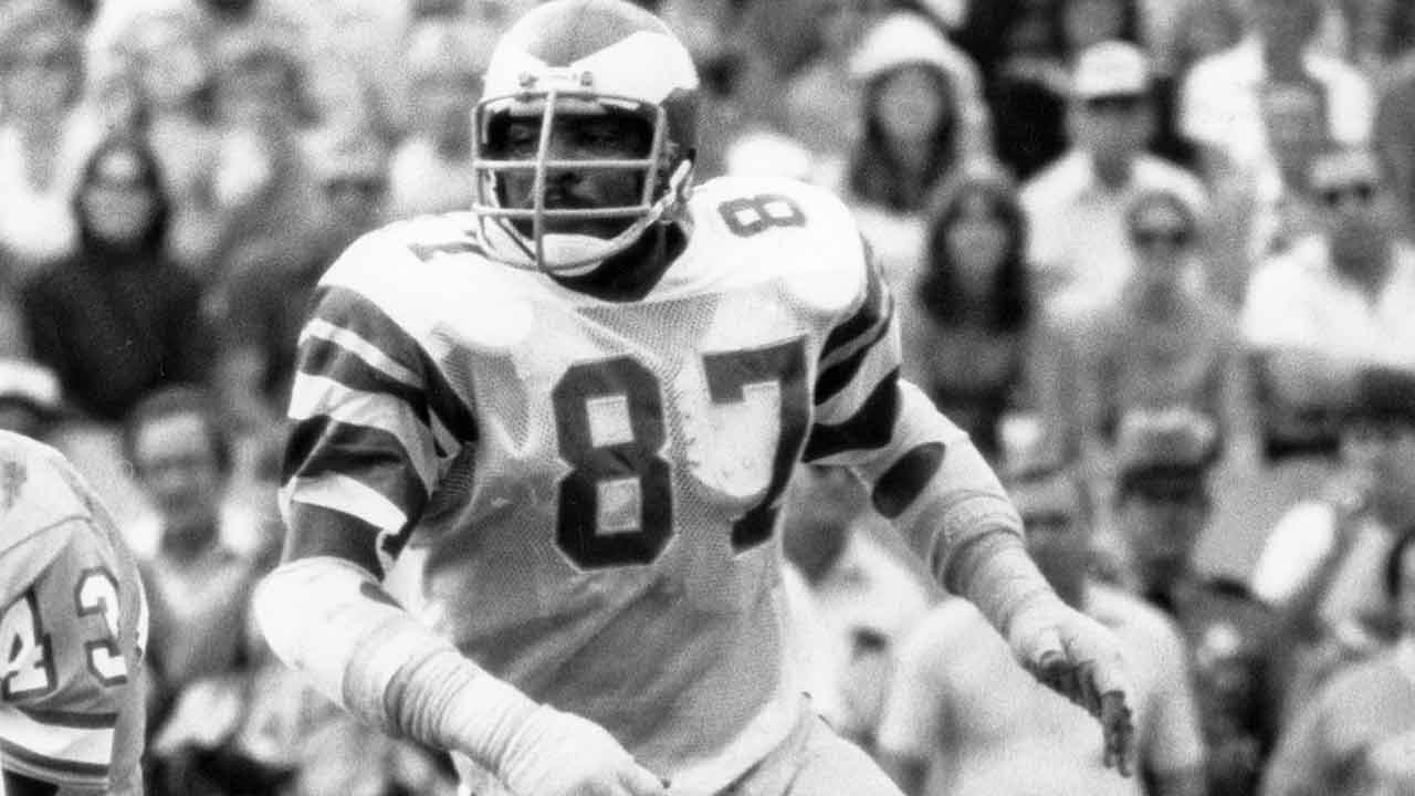 Claude-Humphrey-Eagles-Getty.jpg