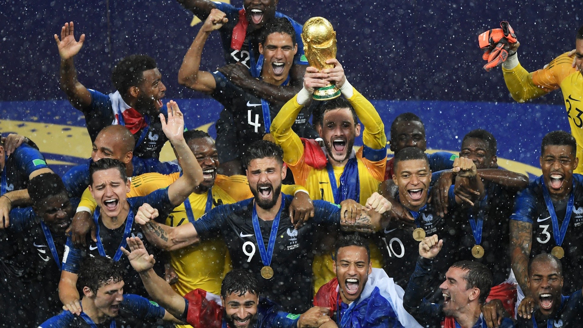 How have defending champions fared in FIFA World Cup history?