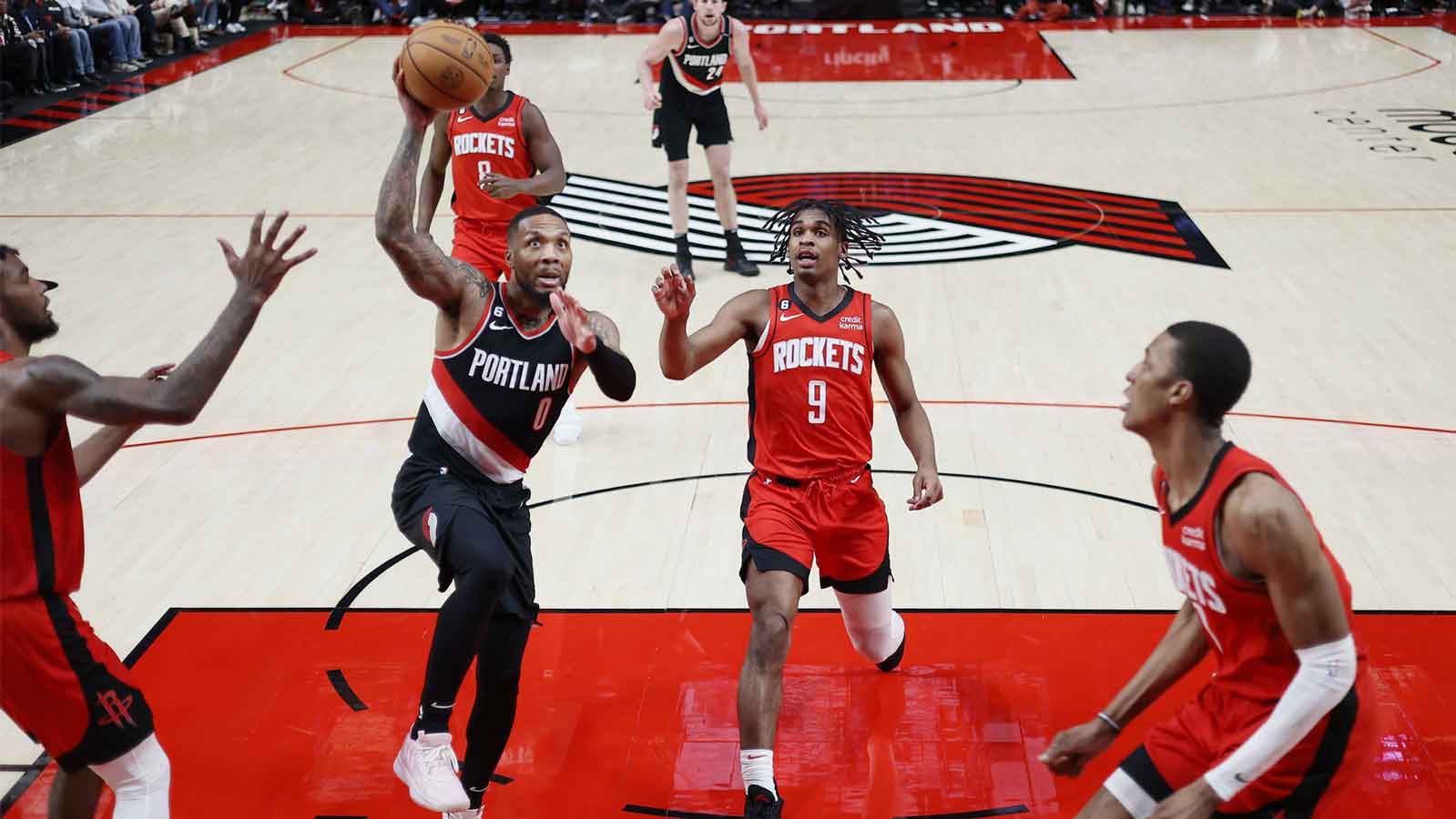Trail Blazers' Lillard scores franchise-record 71 points in win over  Rockets