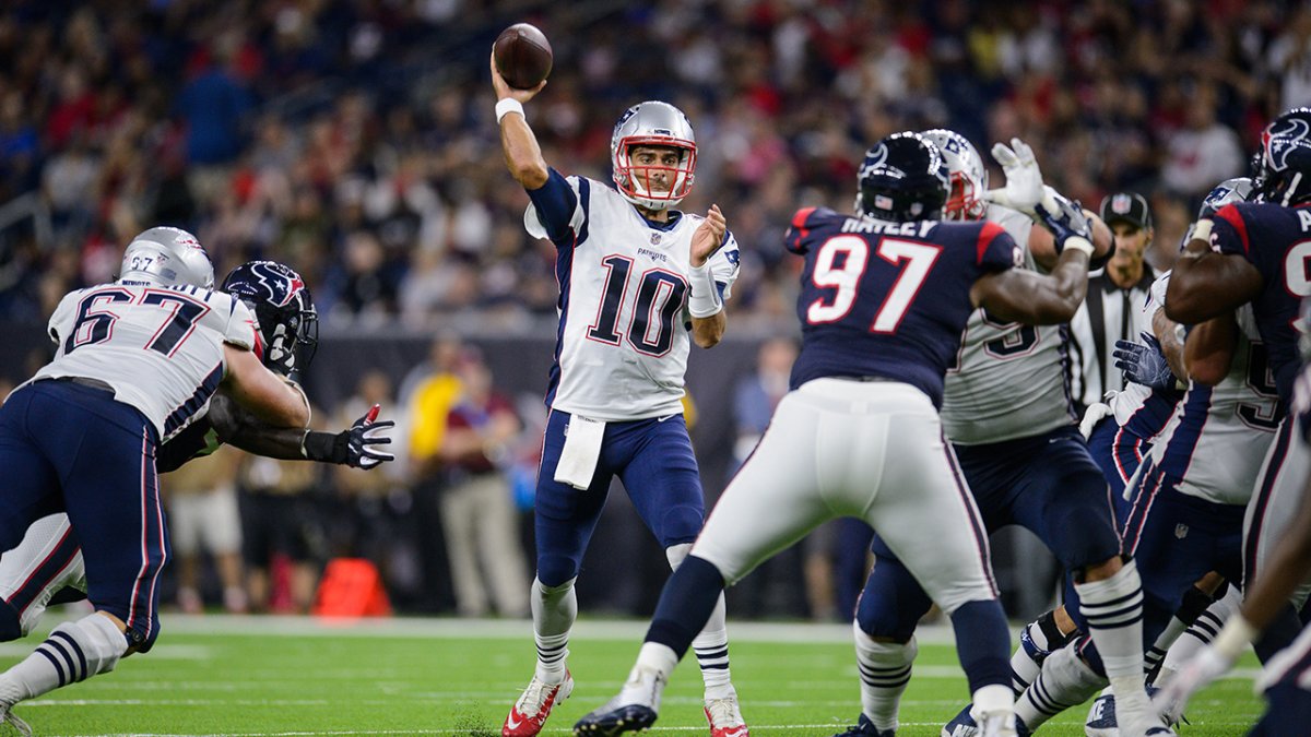 Player Showdown: Jimmy Garoppolo or Cam Newton?