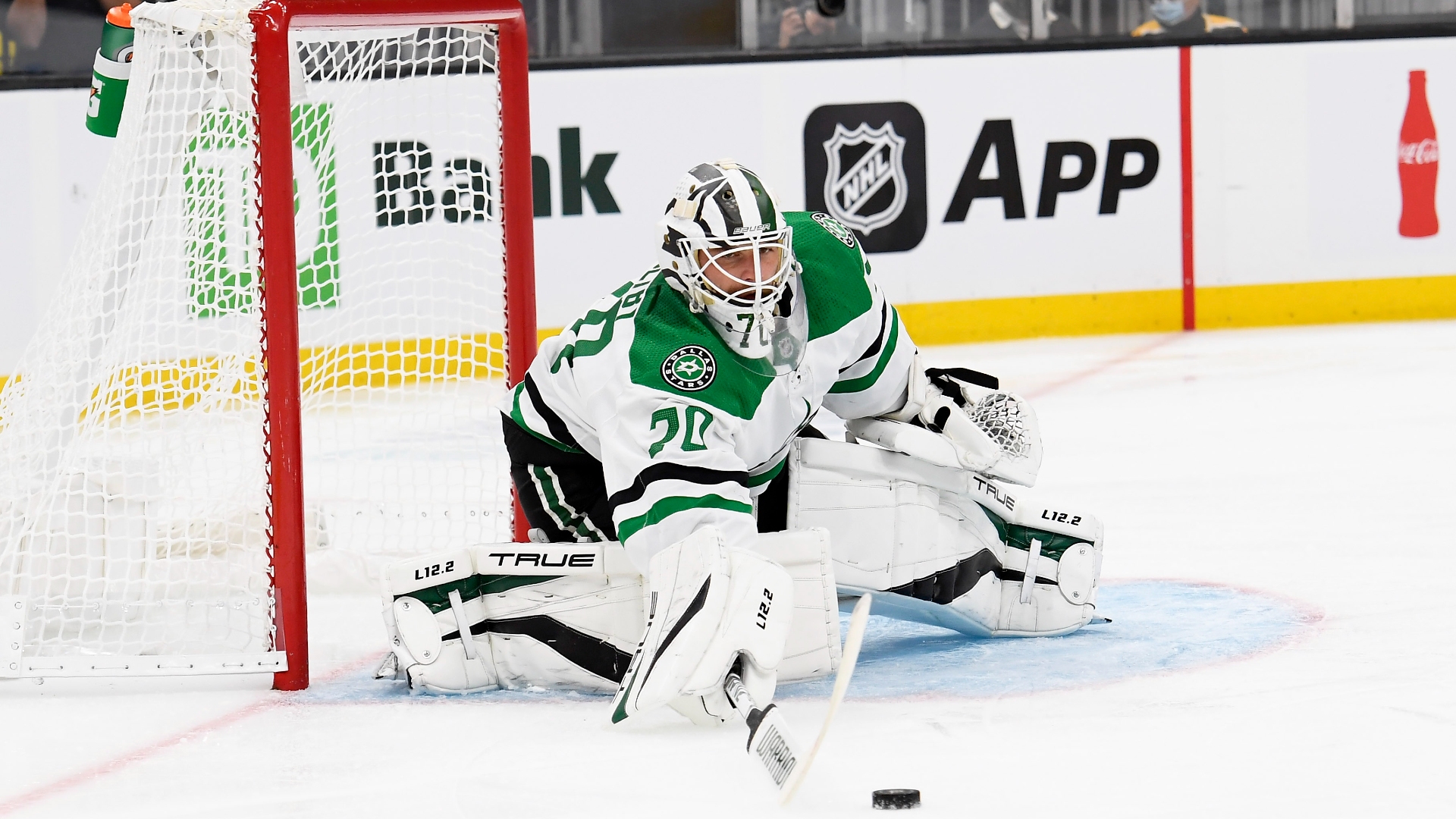<p>Braden Holtby has been unbelievable to start and looks like he may be the top option for a Dallas team with a lot of goalie depth.</p>