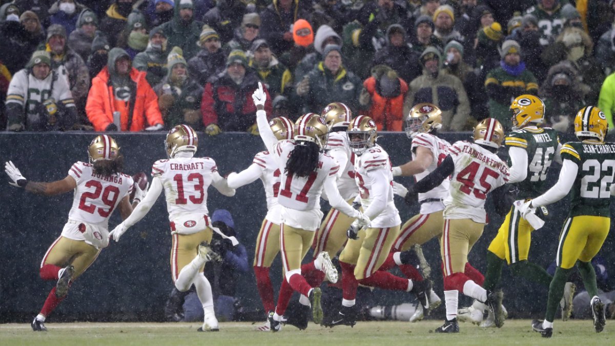 Green Bay, United States. 22nd Jan, 2022. San Francisco 49ers kicker Robbie  Gould (9) watches the game winning field goal to defeat the Green Bay  Packers in the NFC Divisional Playoff game