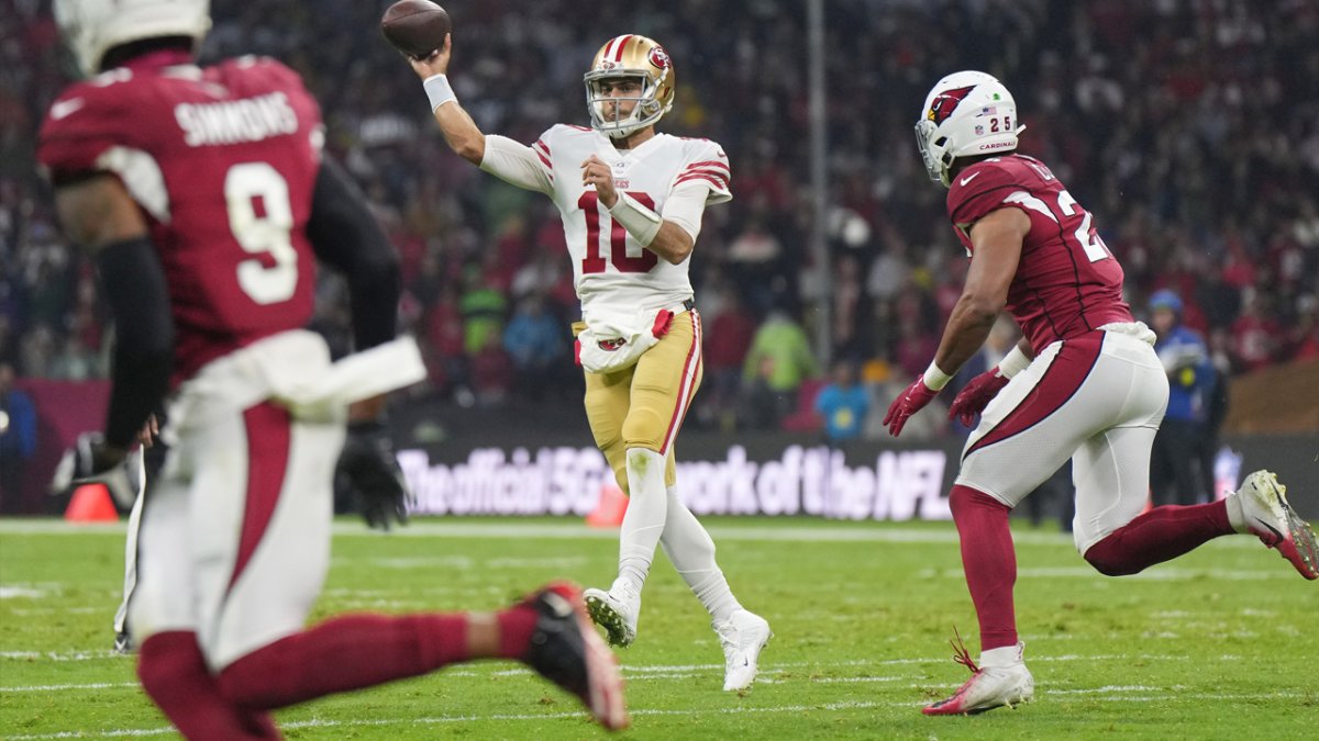 49ers destroy Cardinals in Mexico City, Jimmy Garoppolo throws