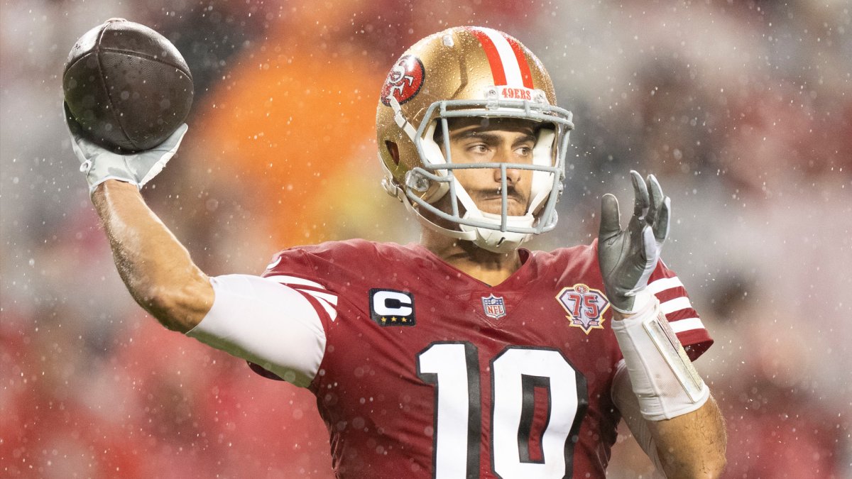 Jimmy Garoppolo tosses four touchdowns in 49ers' rout of Cardinals