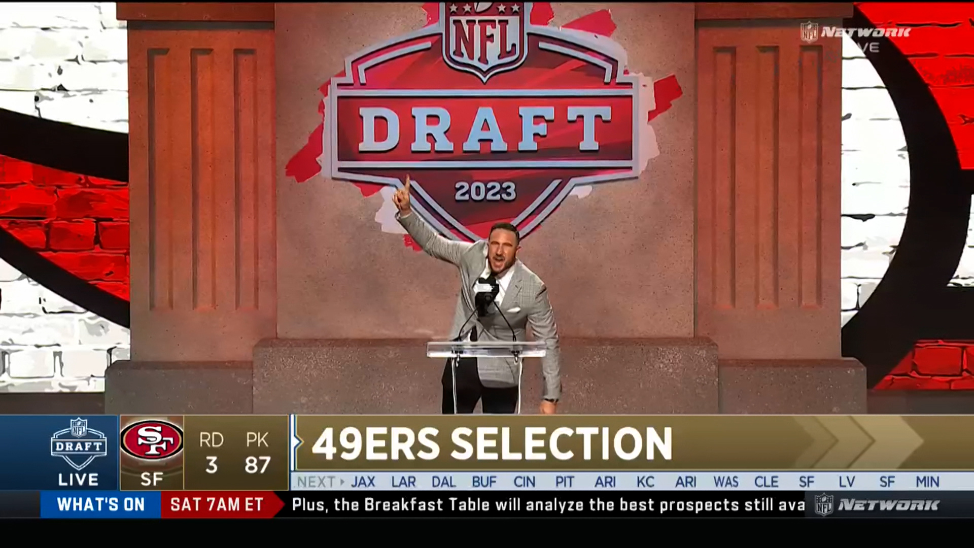 Joe Staley announces 49ers JiAyir Brown pick in third round of NFL draft 