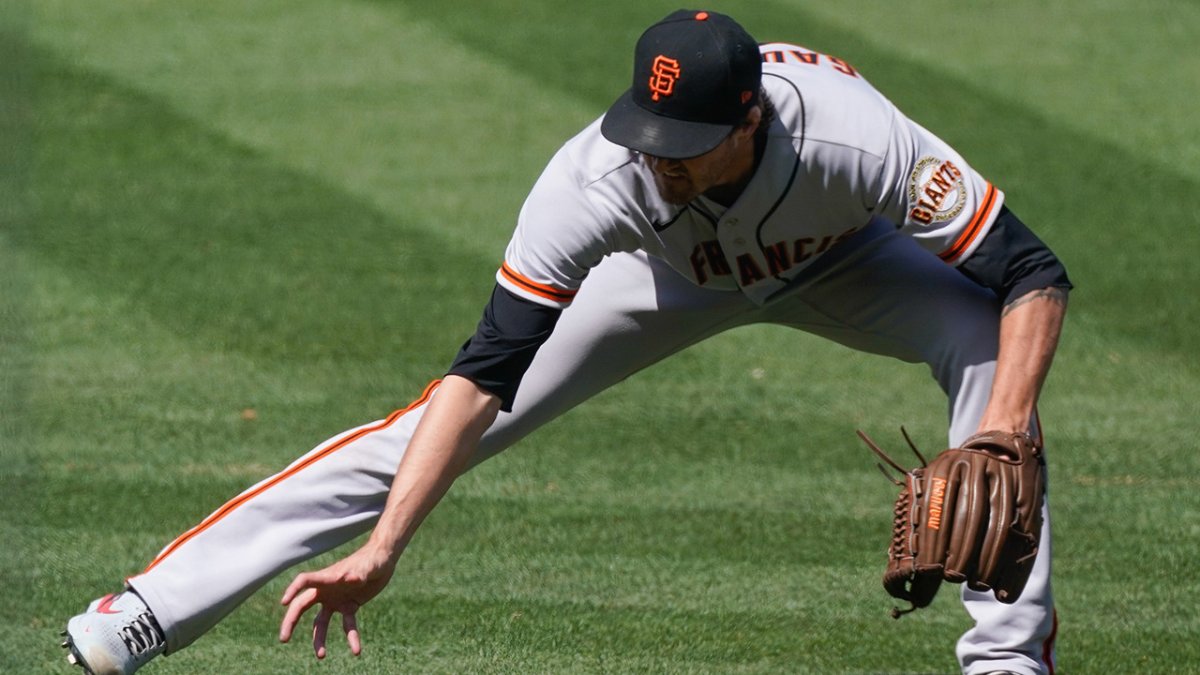 Kevin Gausman leaves game after three innings, a precautionary