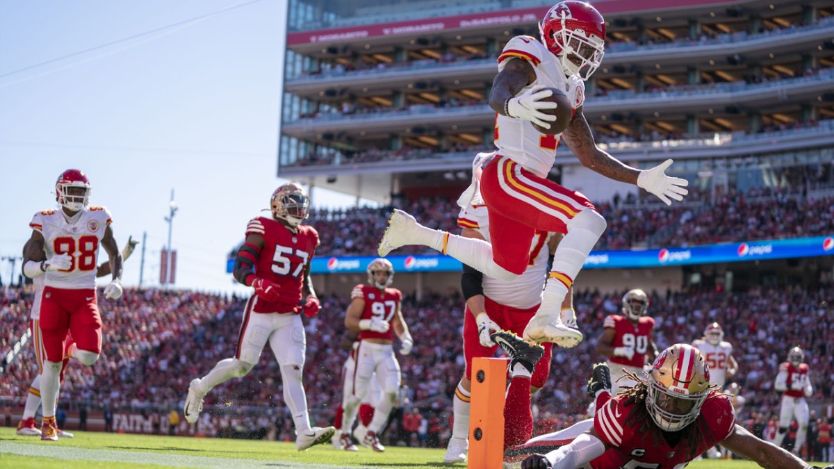 Patrick Mahomes' 3 TDs lead Chiefs past 49ers 44-23