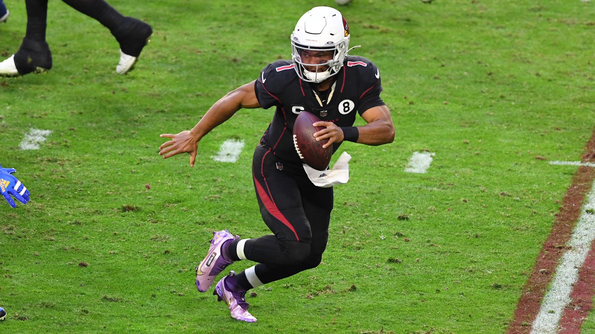 <p><strong>Line: </strong>Cardinals -2.5</p>

<p>Kyler Murray hasn't been right since that Thursday night loss to the Seahawks two weeks ago. If he's not getting involved in the run game then Arizona's offense stagnates.</p>

<p>The Giants have been improving each week under Joe Judge and their defense is a legitimate force. Blake Martinez's status is something to keep an eye on.</p>

<p>The Cardinals need a win to get back on track and I think they get back to their high-flying ways in East Rutherford.</p>

<p><strong>Pick:</strong> Cardinals 28, Giants 23</p>

