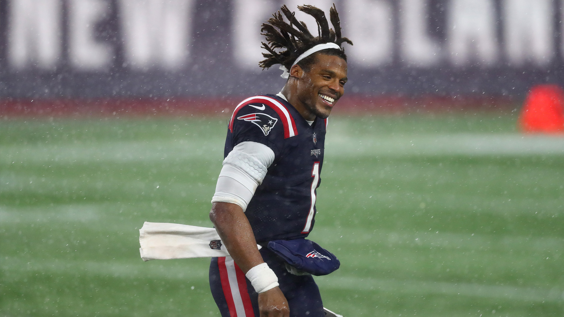 <p><strong>Line: </strong>Patriots -2.5</p>

<p>Bill Belichick had to be smiling from ear to ear as the rain dumped during Sunday night's win over the Ravens. Slowly but surely, the Patriots are improving.</p>

<p>The Patriots have to win if they want a realistic shot at making the playoffs.</p>

<p>Deshaun Watson has no help and we firmly believe in betting against Romeo Crennel.</p>

<p><strong>Pick: </strong>Patriots 23, Texans 17</p>
