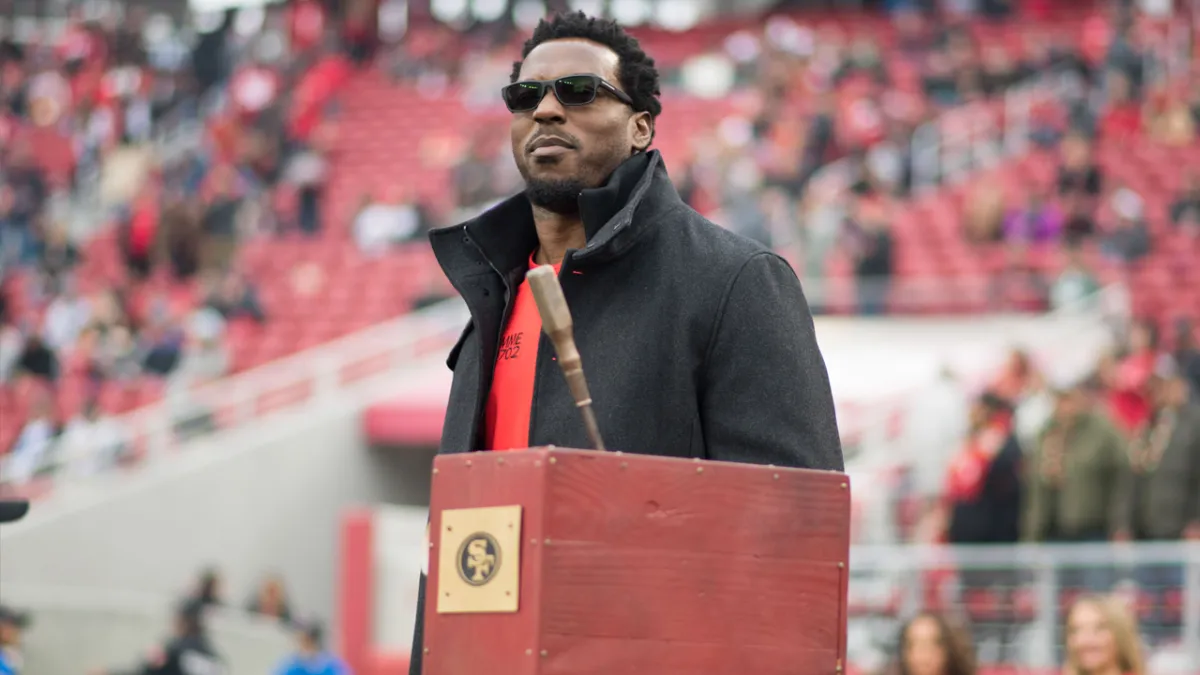 Patrick Willis is Headed to the 49ers Hall of Fame 