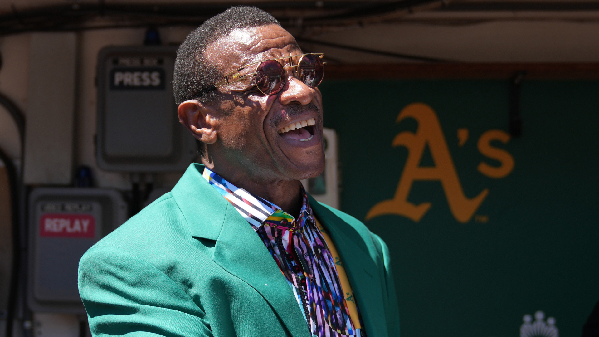 Will Clark reveals hilarious Rickey Henderson base-stealing story