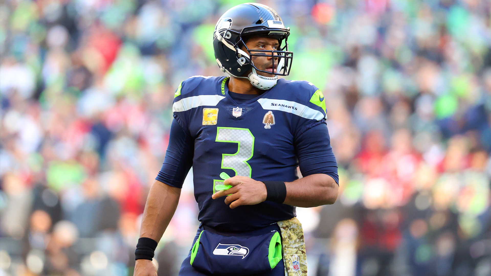 Analysis: Russell Wilson may not be using baseball for leverage, but he may  be sending a message