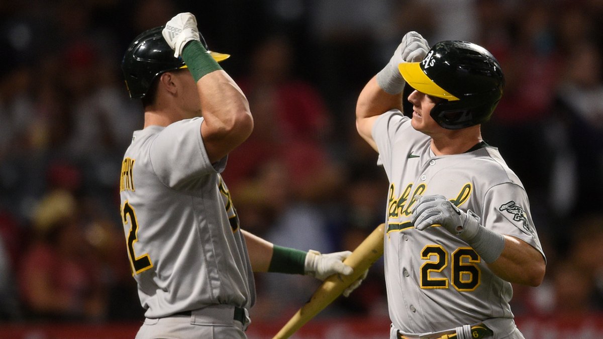 A's Matt Chapman, Matt Olson win AL Gold Gloves