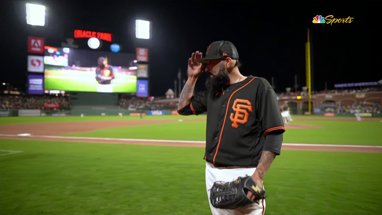 Sergio Romo pitches for last time, gets curtain call amid final exit - ESPN