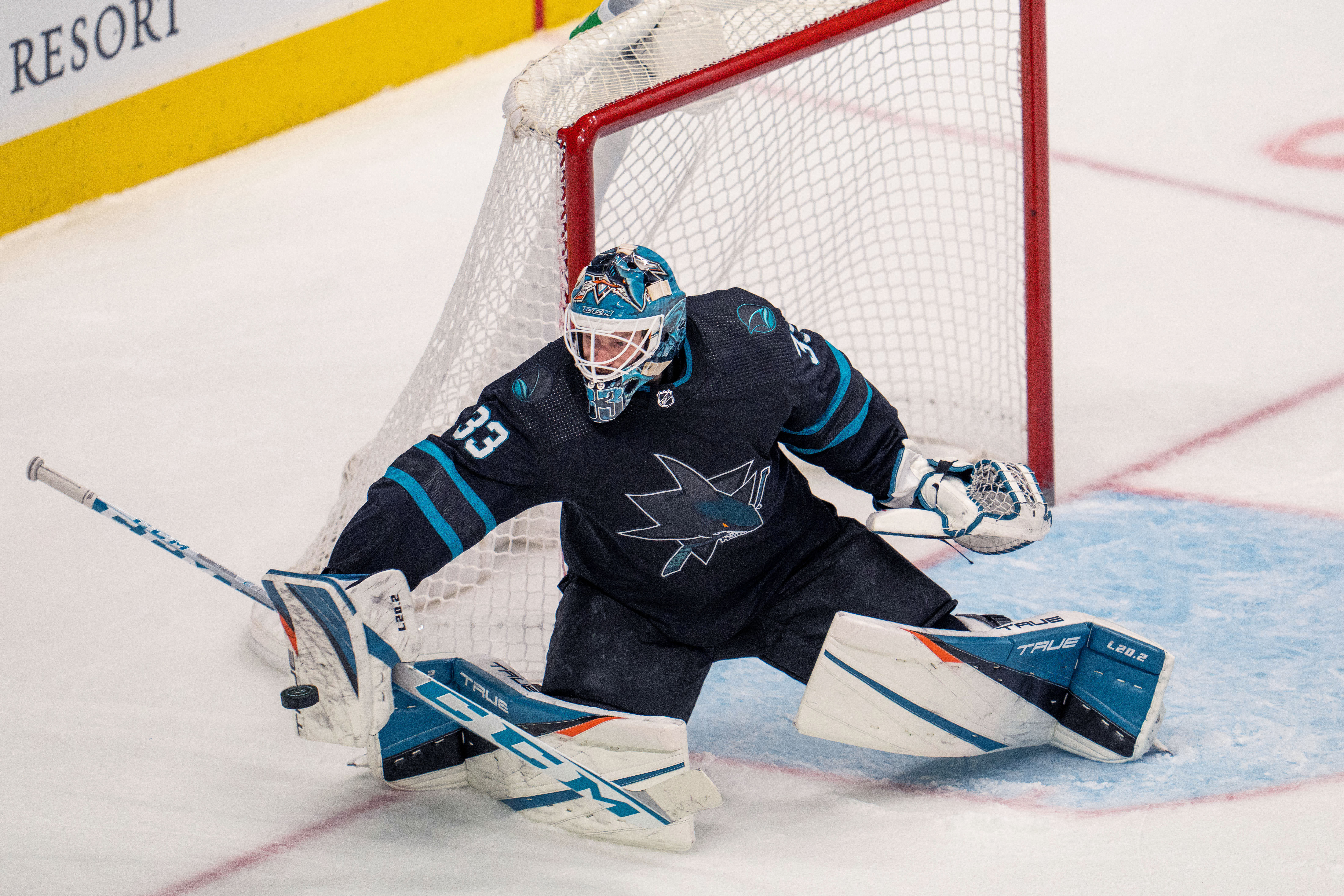 Should San Jose Sharks trade down from No. 4 pick? Analyzing