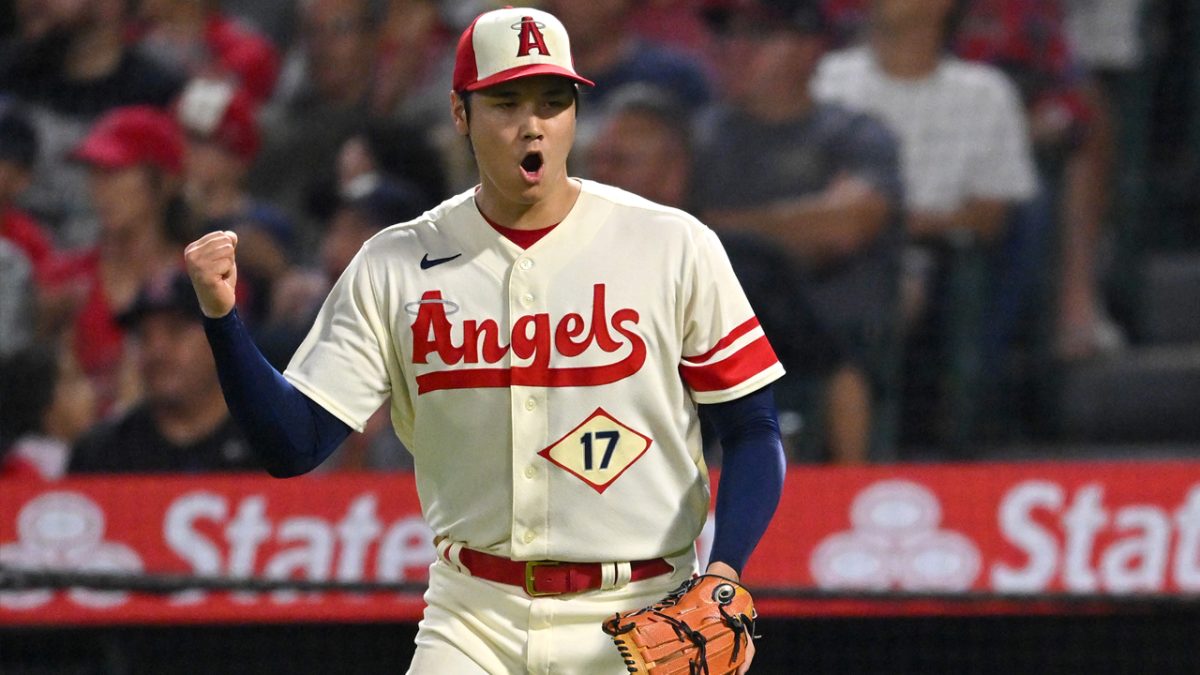 Former Angels Cy Young Award Finalist Pleads to Shohei Ohtani for