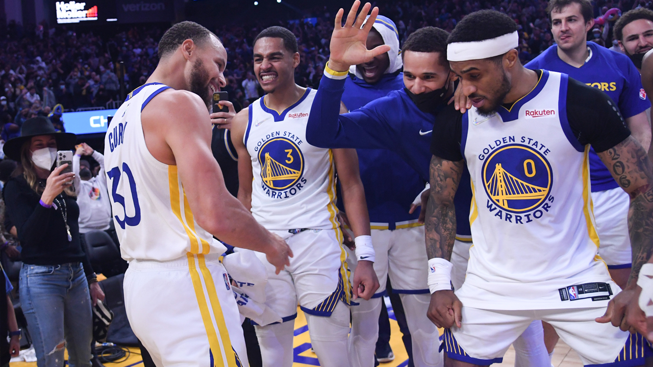 Steph Curry hits first career buzzer-beater to lift Warriors to win