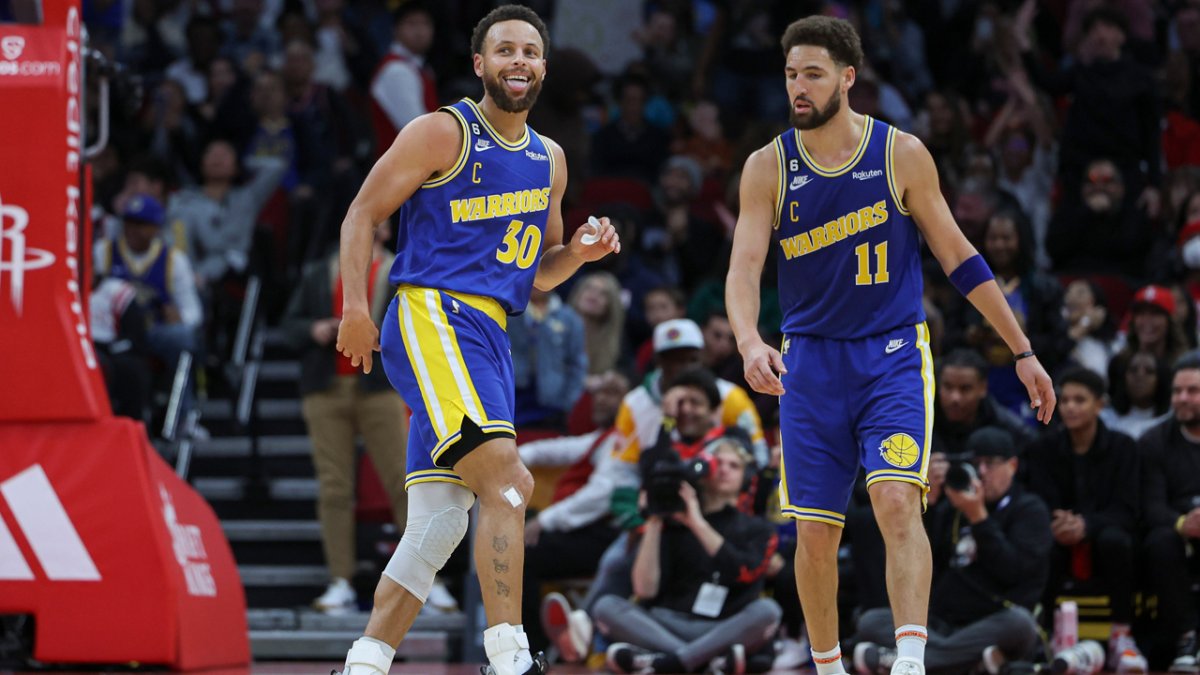 Klay Thompson trolls Steph Curry for crying after title win