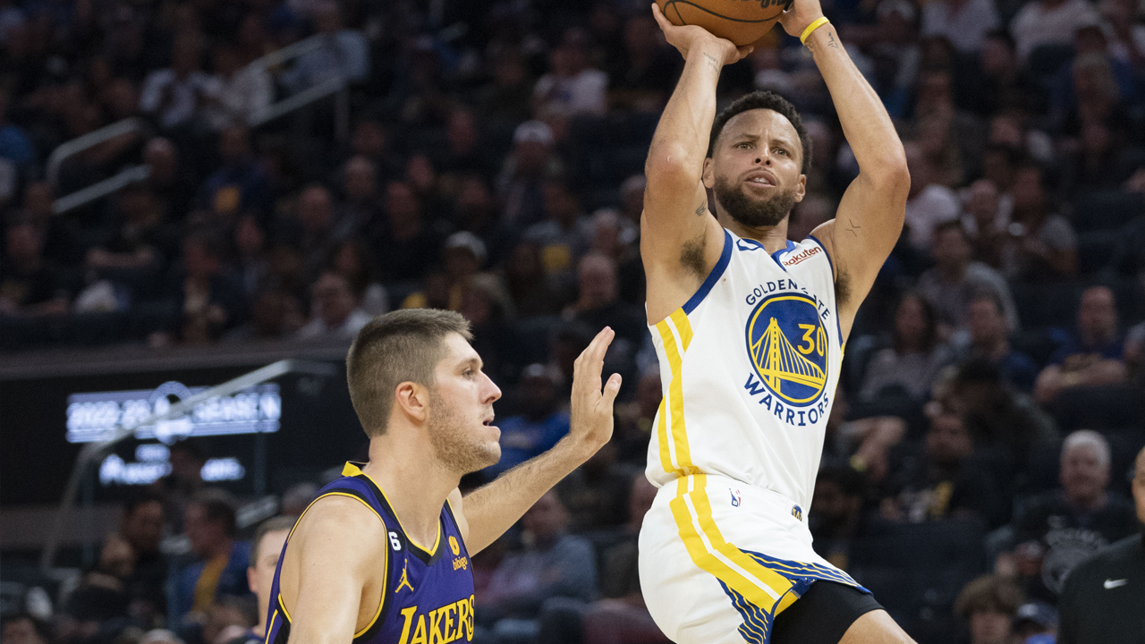 Warriors go deep in season-opening win over Lakers, led by Steph Curry