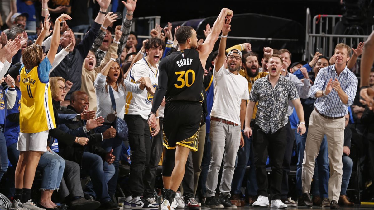 Incredible' Stephen Curry fuels Warriors' victory over Bucks - ESPN