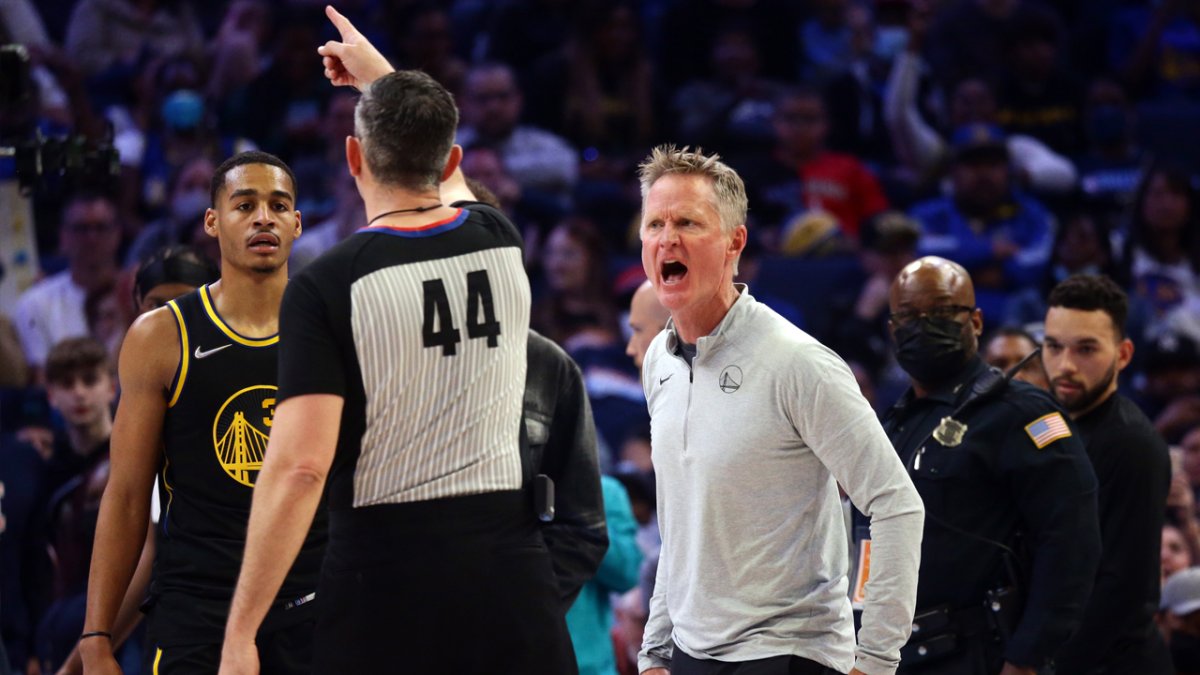 Furious Steve Kerr ejected at halftime of Warriors-Grizzlies game – NBC