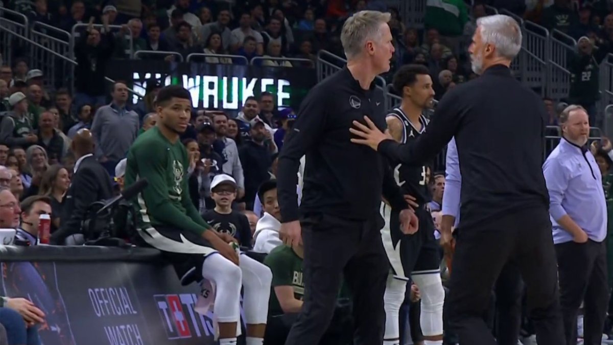 Steph Curry, Steve Kerr irate, receive techs after no-call on 3-pointer