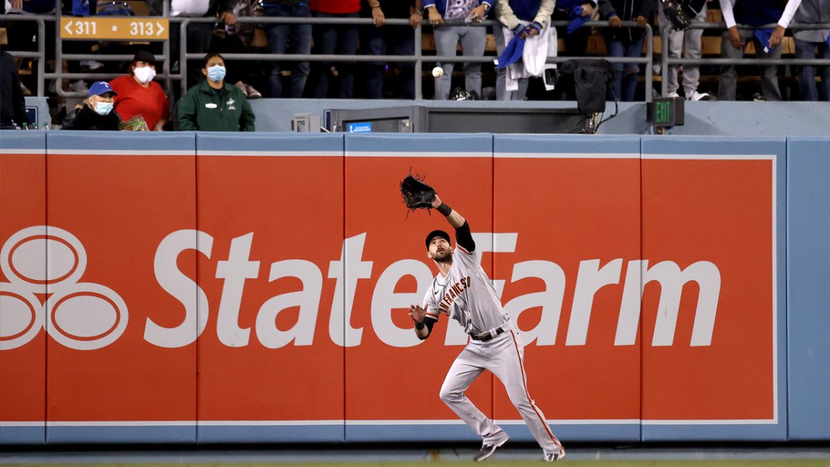 Giants, Dodgers in disbelief wind knocked Gavin Lux's ball down to end Game  3 – NBC Sports Bay Area & California