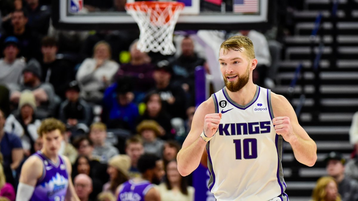 Sacramento Kings - #NBAAllStar Voting begins today! Vote every day at  Kings.com/Vote to send De'Aaron Fox & Domantas Sabonis to the 2023 All-Star  Game 🗳
