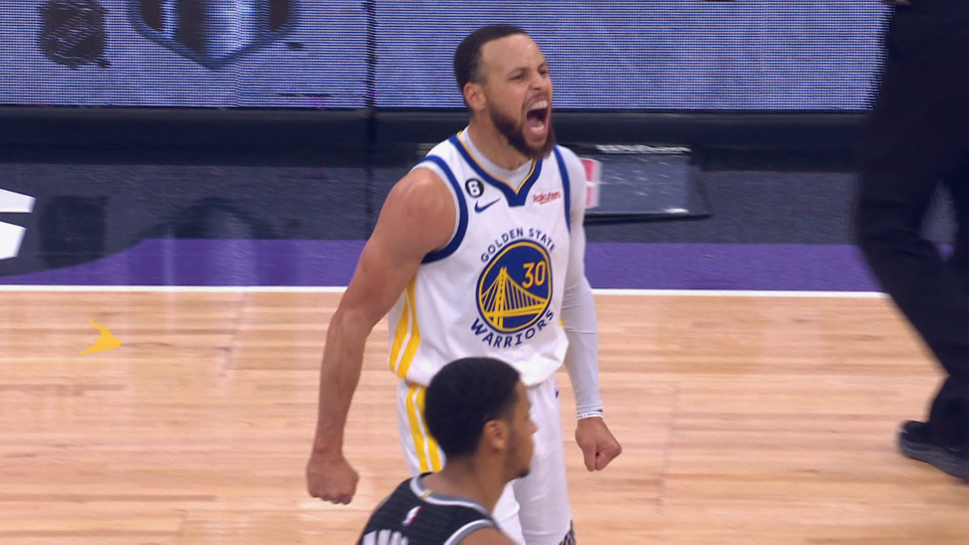 Stephen Curry, Warriors bounce back against Kings