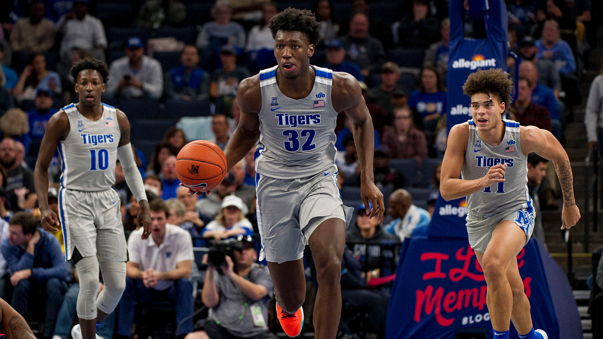 <p>Wiseman, 19, played three games in college. Wiggins, 25, played in 12 games with the Warriors after arriving in a mid-season trade, but none of them were alongside both Curry and Green. Oubre has improved every season of his career, but there's still plenty of room to grow. </p>

<p>What do they all have in common? Well, for starters, they're all very young. On top of that, they each have a long way to go to reach their respective ceilings. And, finally, in the season ahead, they'll all be surrounded by the best collection of talent they've ever played with.</p>

<p>We generally know what to expect out of Curry and Green. But many of the other players expected to play considerable roles for Golden State are relative unknowns. For Wiseman, Wiggins and Oubre in particular, they all have massive potential left to tap into. And if they do so while exposed to the talents of their supporting cast, the Warriors will have one of the best rosters in the league.</p>
