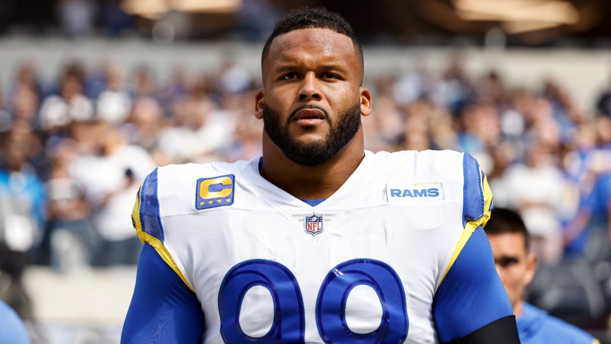 Is Aaron Donald retiring? Rams star causes confusion after briefly changing  Twitter bio