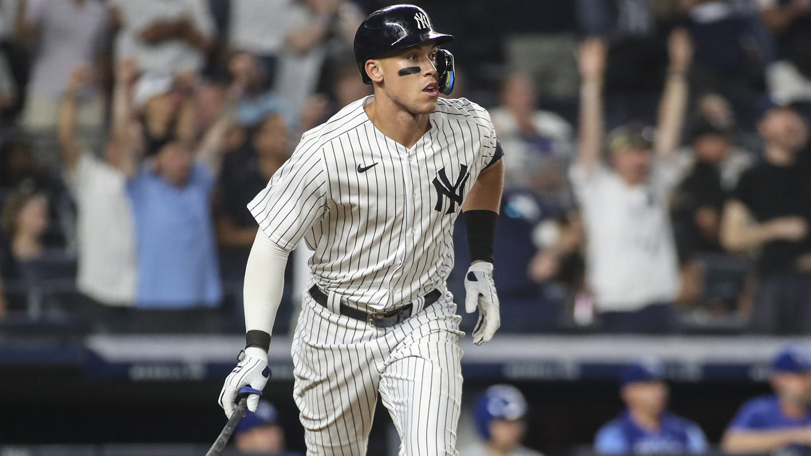 Aaron Judge spurns SF Giants, stays with New York Yankees