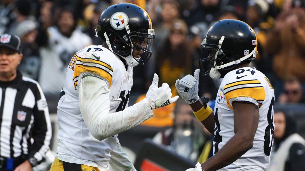 Steelers QB praises 'great teammate' Antonio Brown, who is returning to  football