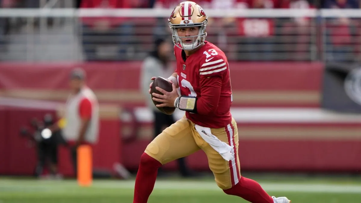 Brock Purdy of the San Francisco 49ers passes the ball in the second  News Photo - Getty Images