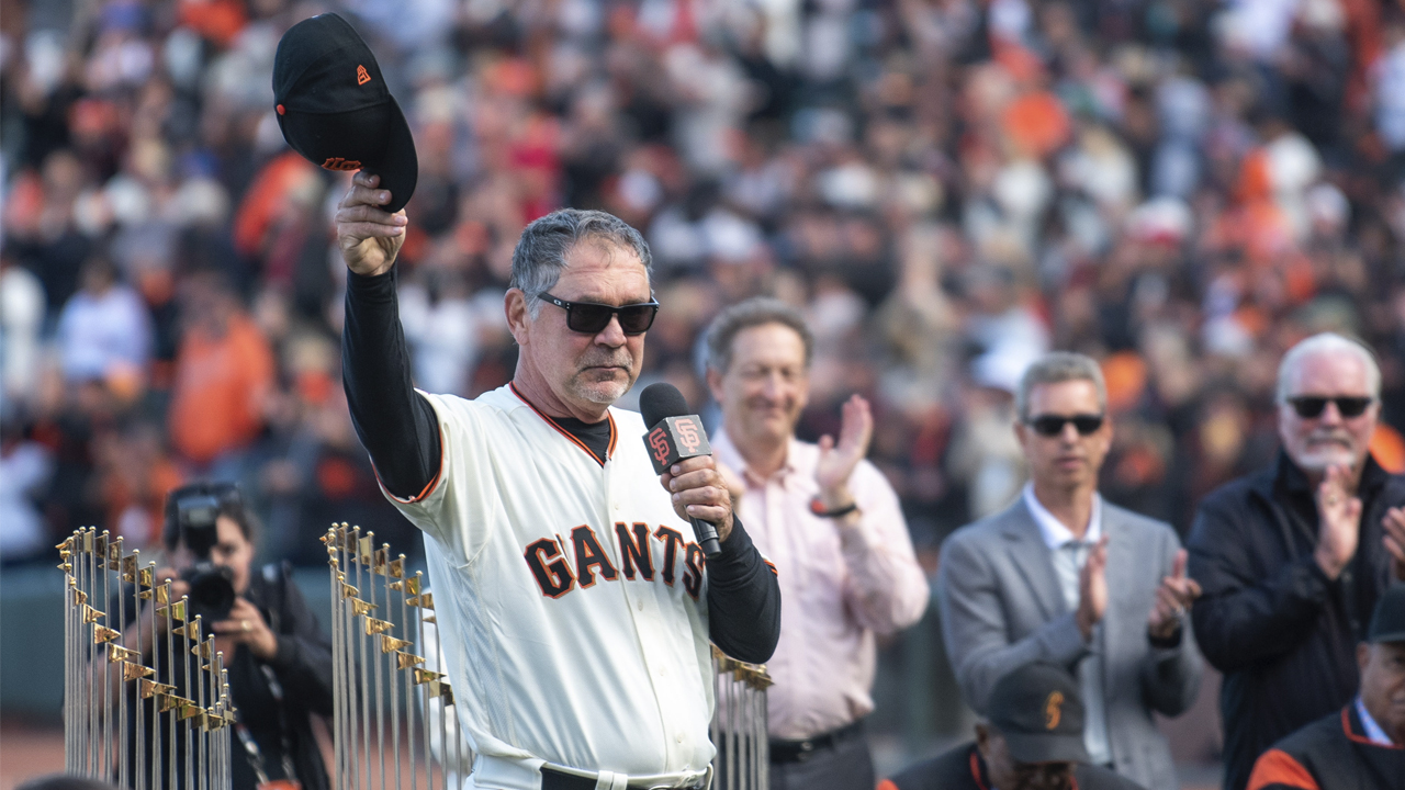 Steady as ever, Rangers manager Bruce Bochy is back where he