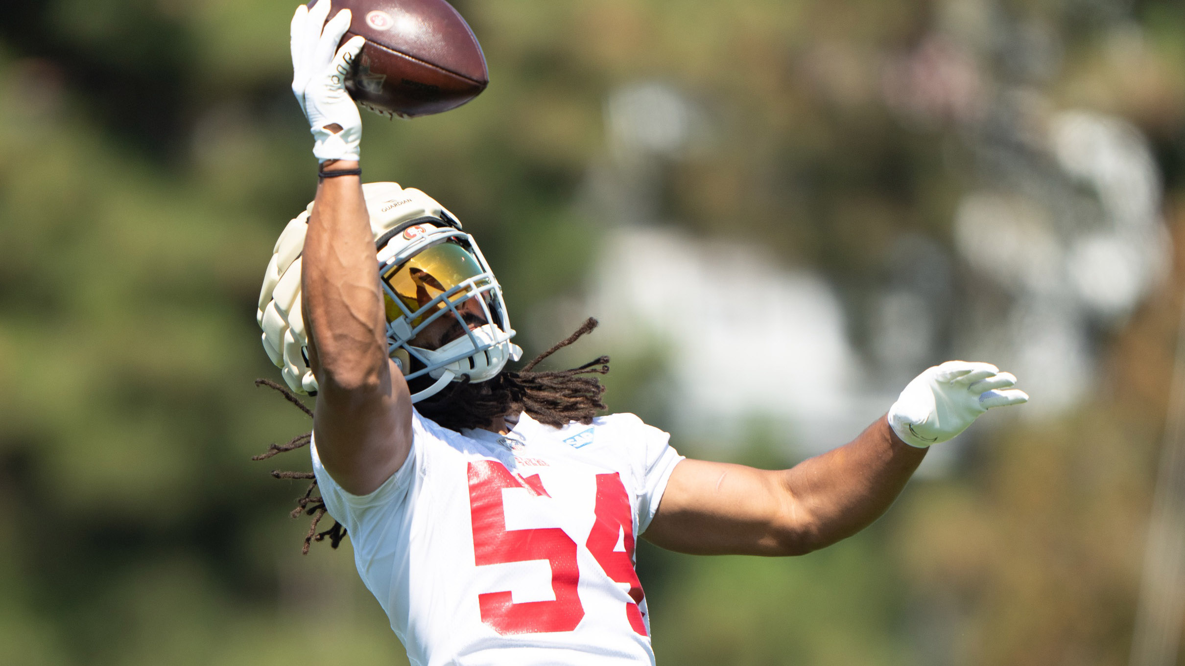 What's a 49ers practice like? We followed Fred Warner during longest  session of camp - The Athletic