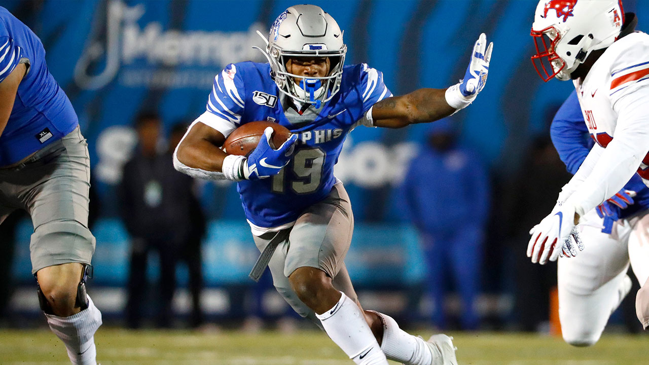 <p>The 49ers already have three solid, NFL-caliber running backs with Raheem Mostert, Jeff Wilson Jr. and Wayne Gallman.</p>

<p>They still need a reliable route-runner and pass-catcher out of the backfield.</p>

<p>Gainwell, who opted out last season, is the best fit for Shanahan’s system. He lacks the size (5-foot-8, 201 pounds) to take the punishment as an every-down back. But he can be great on third downs.</p>
