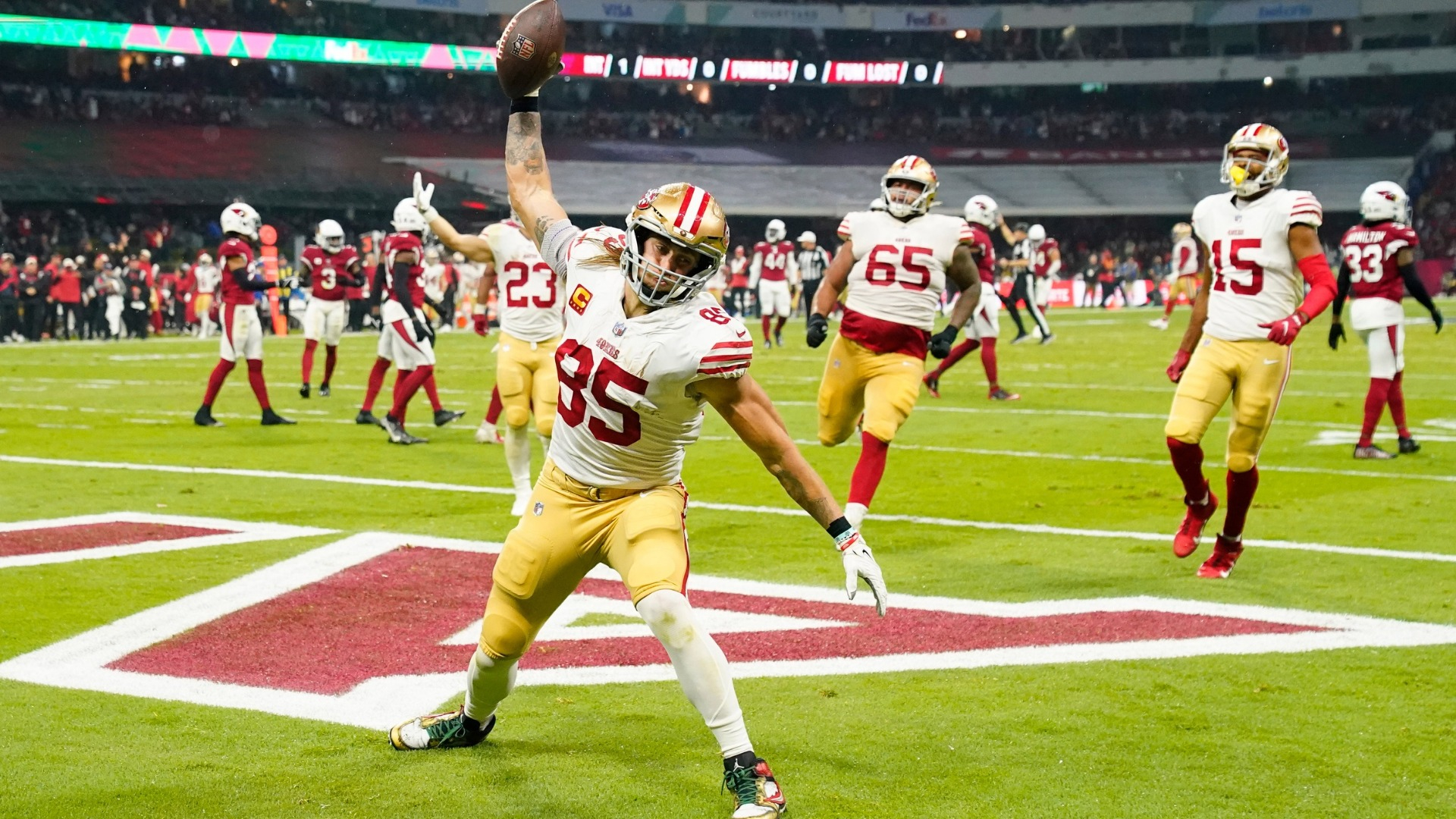 49ers' George Kittle receives luchador mask from AEW's Penta El